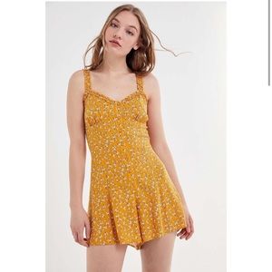 Urban Outfitters Mustard Floral Romper Sweatheart Spring Size M